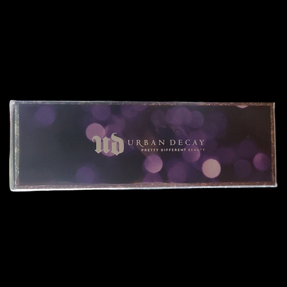 Urban Decay Freaky Volume Mascara in Black and Moondust Illuminizer Baked Set. - Picture 2 of 4